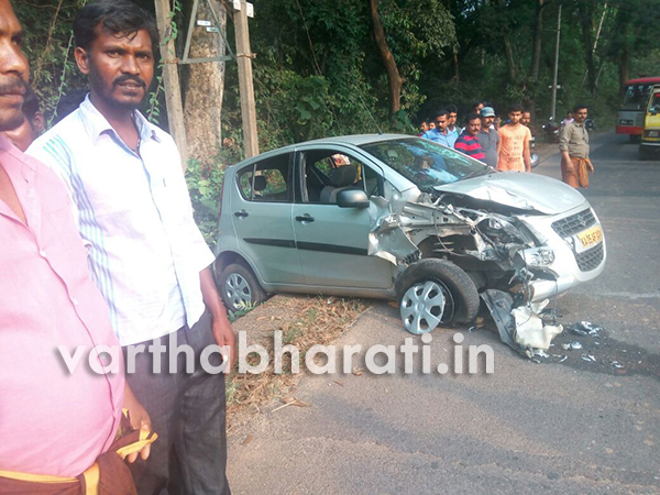 ಓಮ್ನಿ - ರಿಟ್ಝ್ ನಡುವೆ ಢಿಕ್ಕಿ: ಐವರಿಗೆ ಗಾಯ